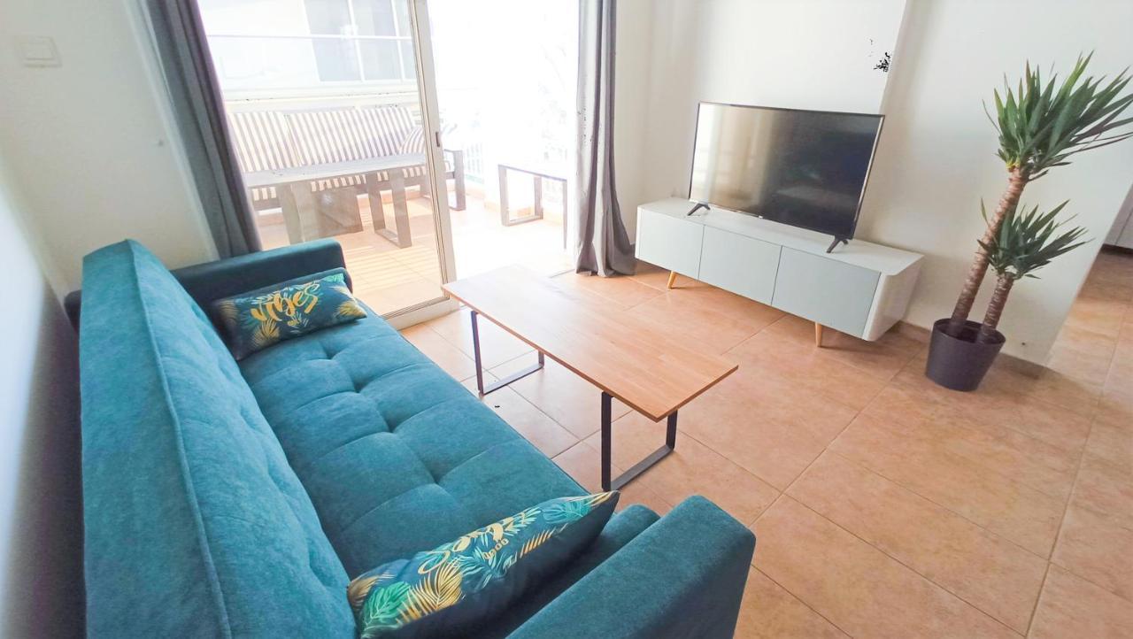 Luxury Private Rooms -Sea View, Netflix, Gym- 5 Min From Beach! - Private Room In Shared Apartment Larnaca Exteriör bild