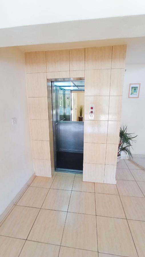 Luxury Private Rooms -Sea View, Netflix, Gym- 5 Min From Beach! - Private Room In Shared Apartment Larnaca Exteriör bild