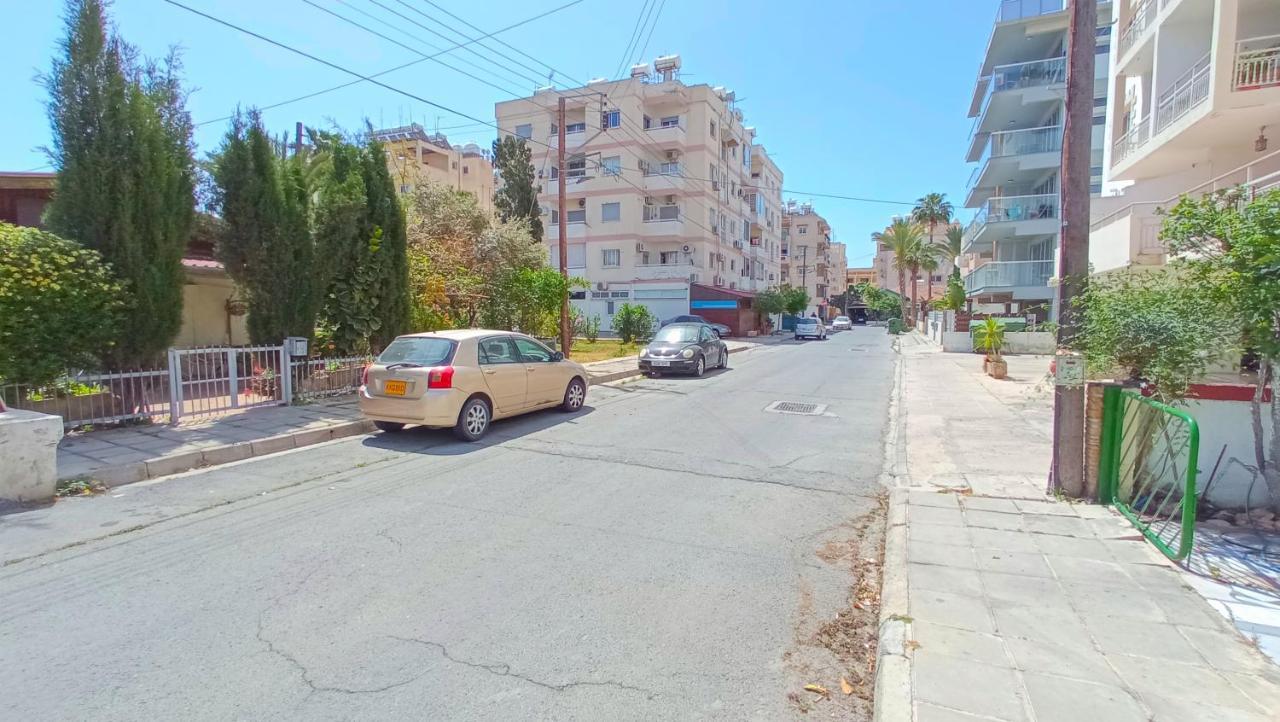 Luxury Private Rooms -Sea View, Netflix, Gym- 5 Min From Beach! - Private Room In Shared Apartment Larnaca Exteriör bild