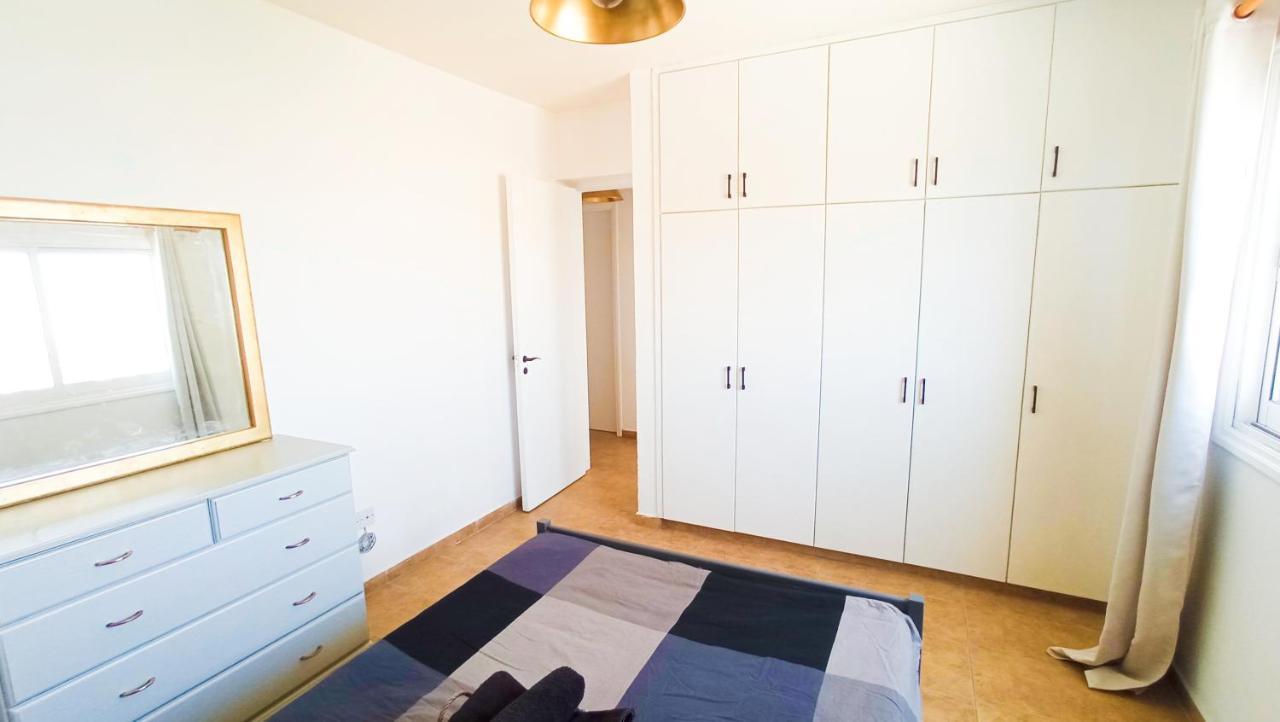 Luxury Private Rooms -Sea View, Netflix, Gym- 5 Min From Beach! - Private Room In Shared Apartment Larnaca Exteriör bild