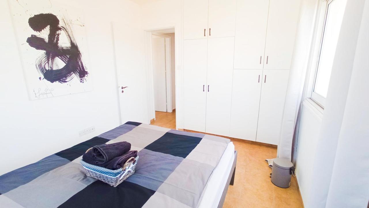 Luxury Private Rooms -Sea View, Netflix, Gym- 5 Min From Beach! - Private Room In Shared Apartment Larnaca Exteriör bild