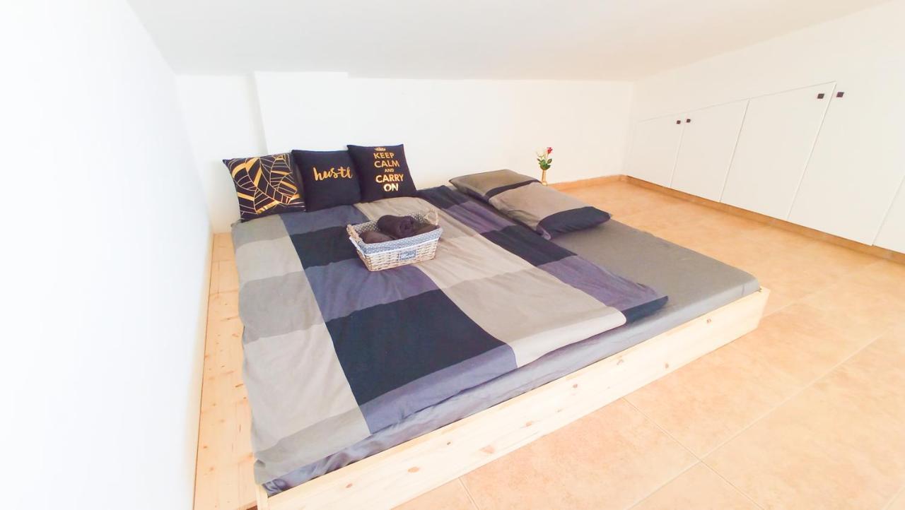 Luxury Private Rooms -Sea View, Netflix, Gym- 5 Min From Beach! - Private Room In Shared Apartment Larnaca Exteriör bild